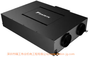 在新风方面，大金全热交换器不仅搭载PM2.5过滤网，还结合PM2.5传感器，实现室外PM2.5 含量的检测，自动调节室内新风循环，以更好的过滤室外PM2.5。